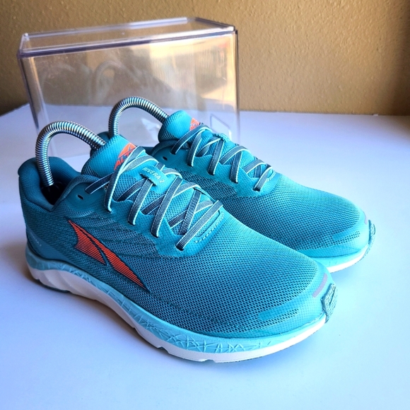 Altra Rivera 2 women Size 7 (New without box) - Picture 2 of 12